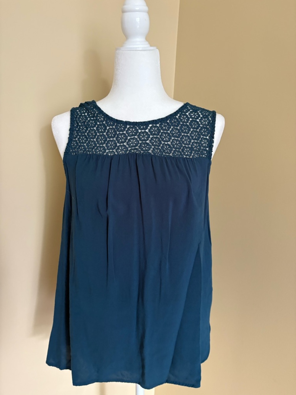 Old Navy Teal Sleeveless Lace Yoke Camisole